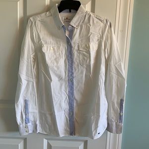 Vineyard Vines Button Down w/ Seersucker Detailing